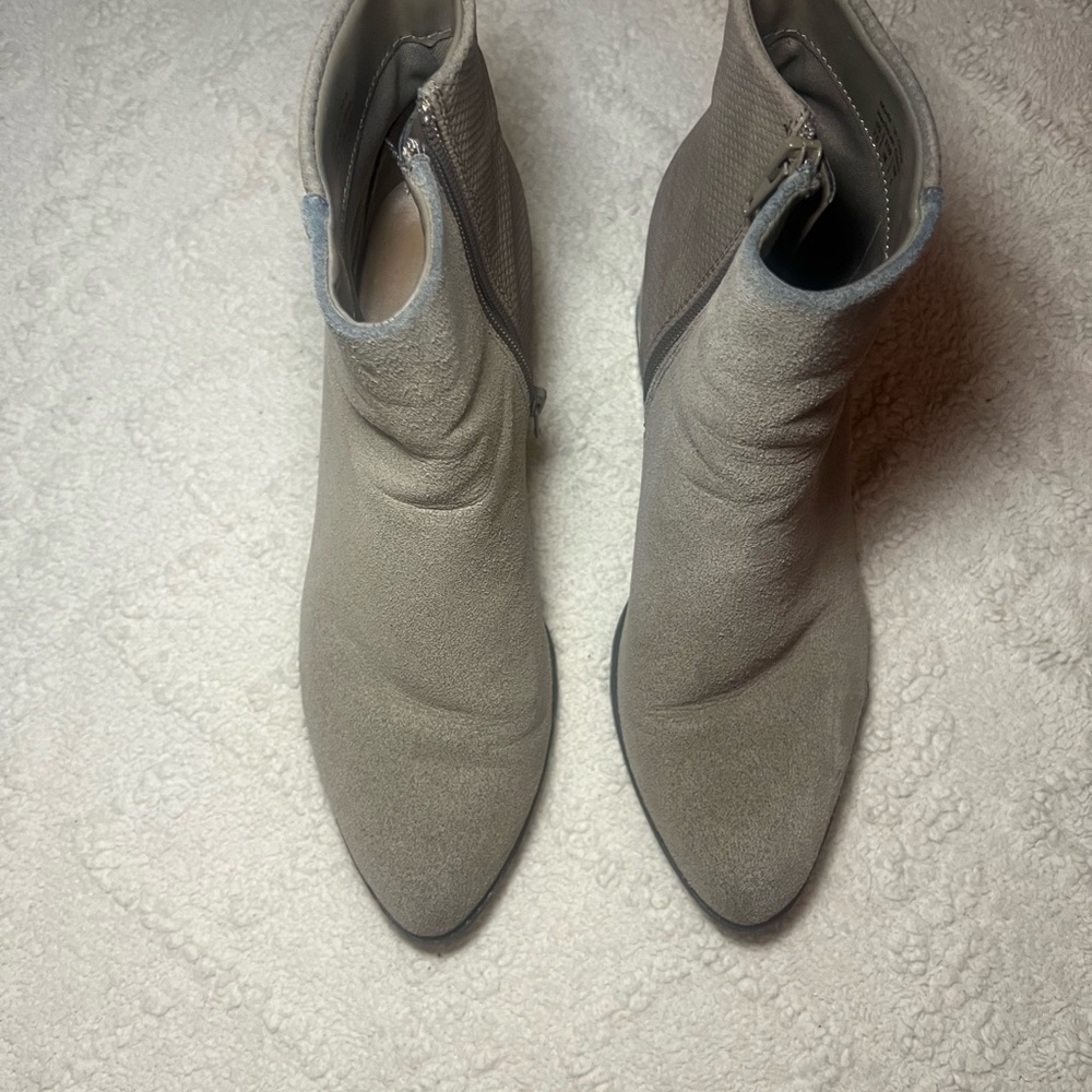 Elegant Gray Ankle Boots